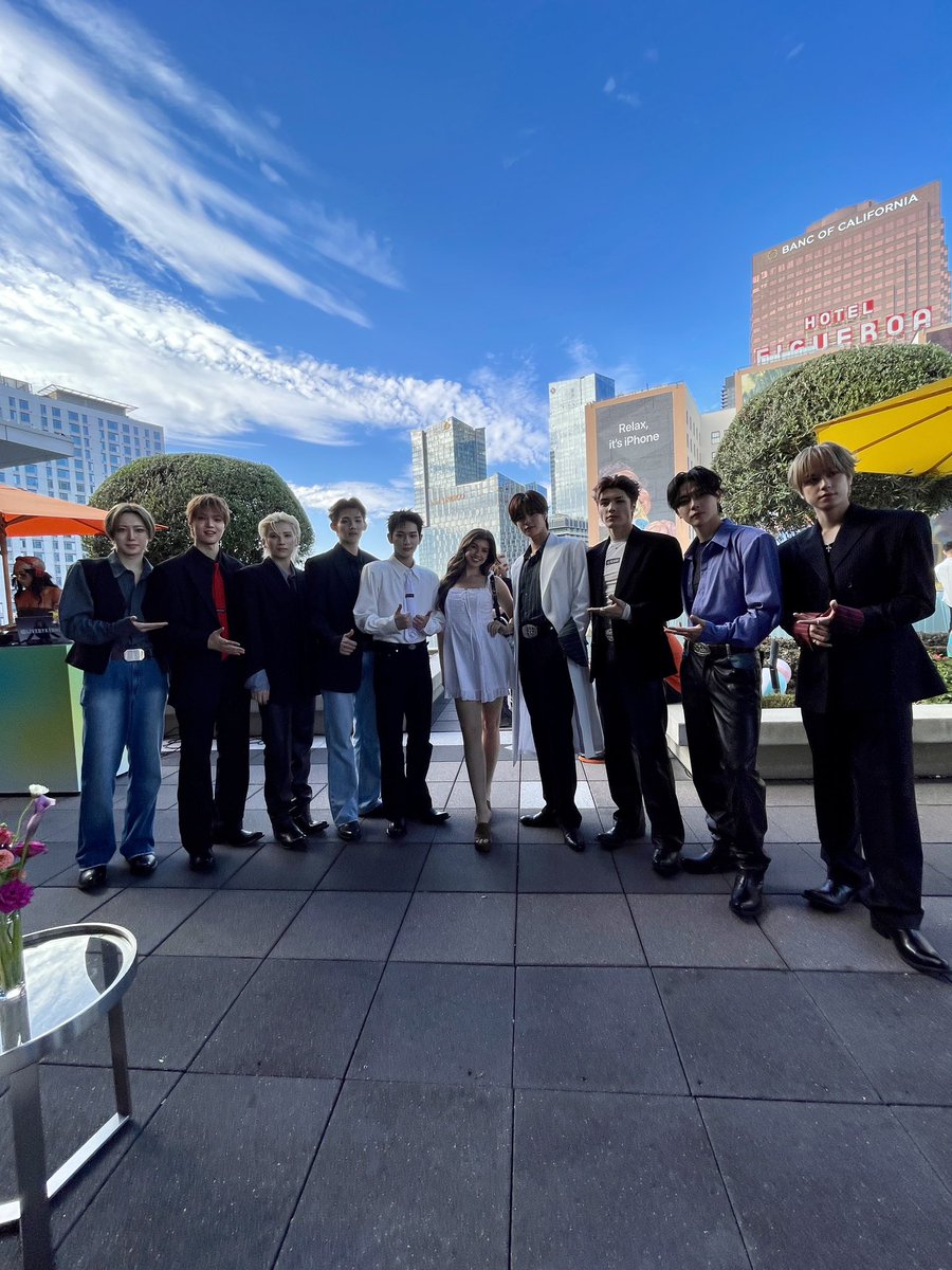 OnAirBrooke's tweet photo. Hi, @andTEAMofficial 👋🏼 @HYBEOFFICIALtwt x KCON week rooftop party! https://t.co/ALm3LKGsLI