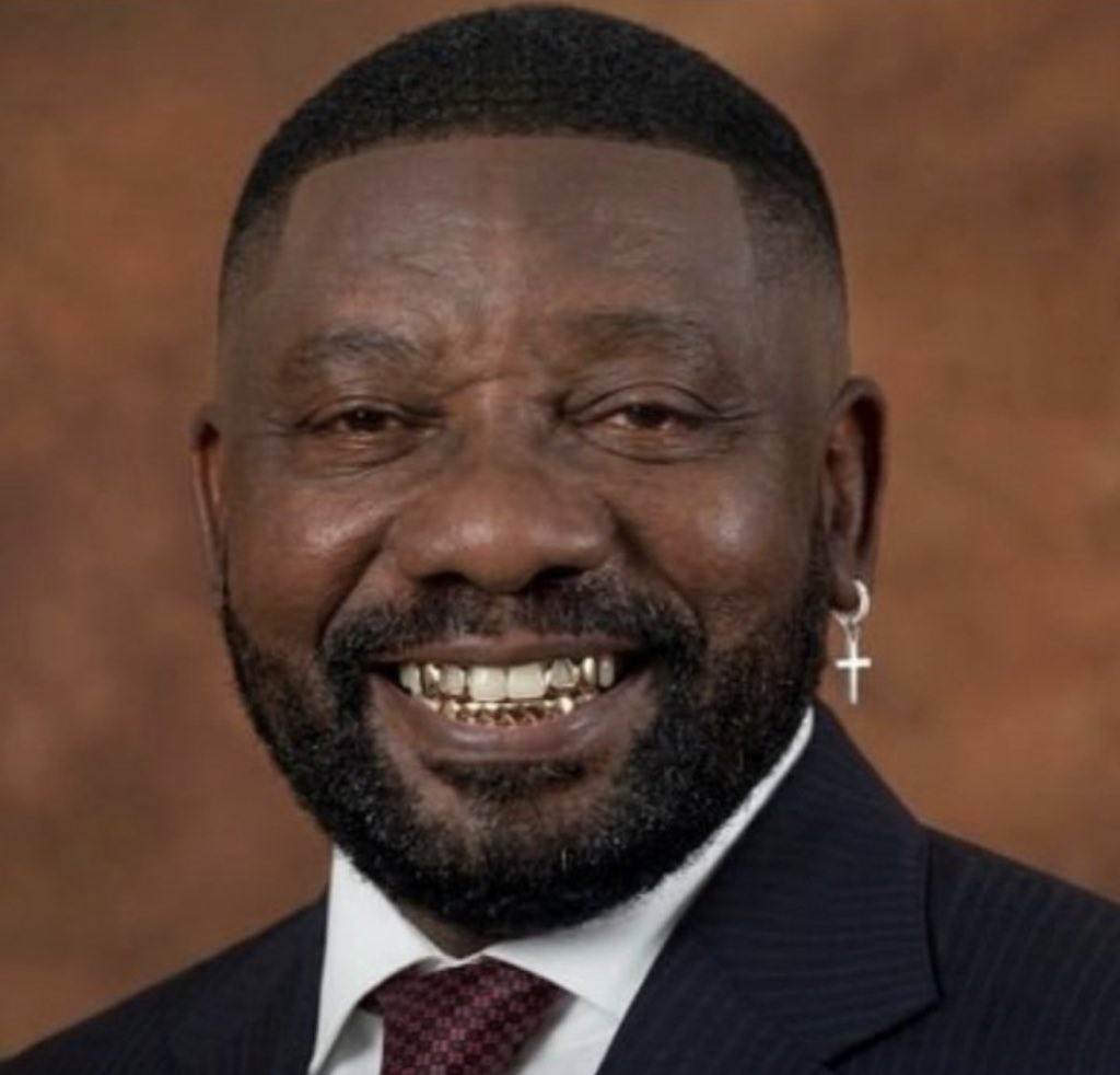 Clement_Croc's tweet photo. @SABCNews @Solphendukaa https://t.co/9B3VfyUrtE