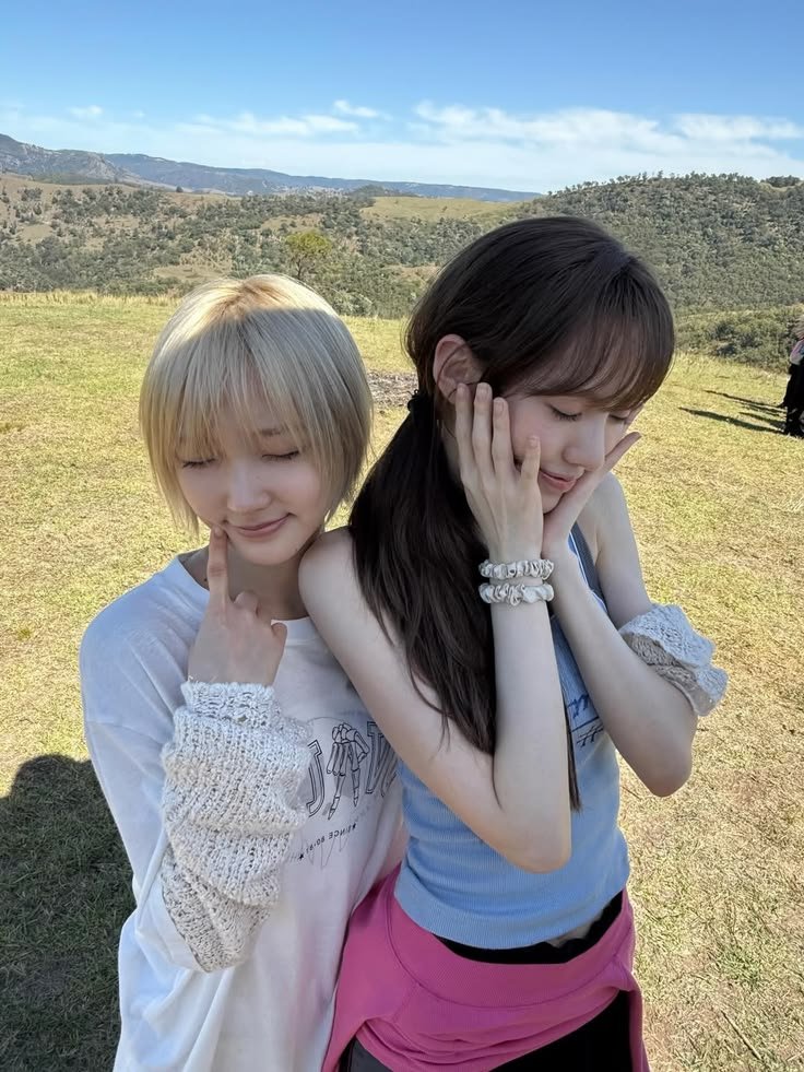 KnpSui's tweet photo. ayo yang mau pengki, boleh pertimbangkan pengki ke KnpJiyu si kecil imut leader ini :3

benefit:
–langsung ikut cpdp!
–bisa cpdp fullcream
–bisa cpdp yang 06s aja
–bisa jitak kepala adikya
–bisa peluk aku, nyaum dan kakak isol https://t.co/YqVspkfUoY