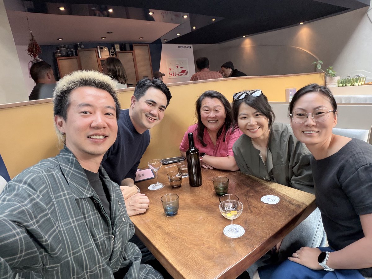 startupcontrol's tweet photo. Enjoyed cocktails with some of the Notinos to with @ryolu_  the best.  @NotionHQ  had an A+ OG team. https://t.co/1dfi27j5QZ