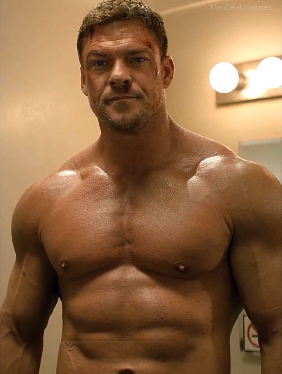 pirigosaa's tweet photo. 🐍 BADALOS: Alan Ritchson na nova temporada de 'REACHER' https://t.co/Z8SpciilW3