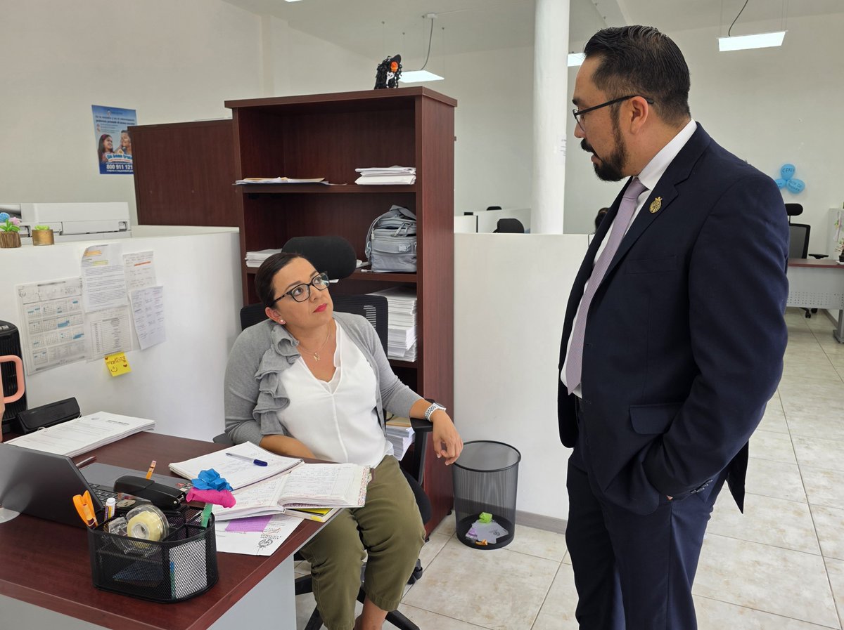 fjjuarezl's tweet photo. Durante mi visita a la oficina regional de la @ceaivgente en San Miguel de Allende, platiqué con algunas familias para conocer cómo ha sido la atención que han recibido y saber de qué manera podemos seguir apoyándoles.

Esto nos ayuda a estar más cerca de quienes nos necesitan. https://t.co/qKh55YPU9m