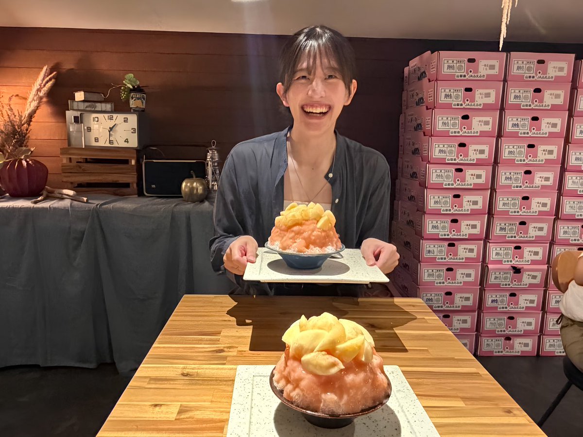 VickiesStaff's tweet photo. 🌻☀️ VICKIES SUMMER PHOTO vol.3 📸

選手たちに「夏」をイメージしたお気に入りの一枚を選んでもらいました✨

今回ご紹介するのは…
💙 ユメ
💙 カノン
💙 シェーン

それぞれの"夏らしさ"が詰まった写真を、ぜひご覧ください🌺
次回の投稿もお楽しみに👀✨

#東京羽田ヴィッキーズ
#Wリーグ #OTA_CITY
#VFAM
#ElevatingTheLegacy