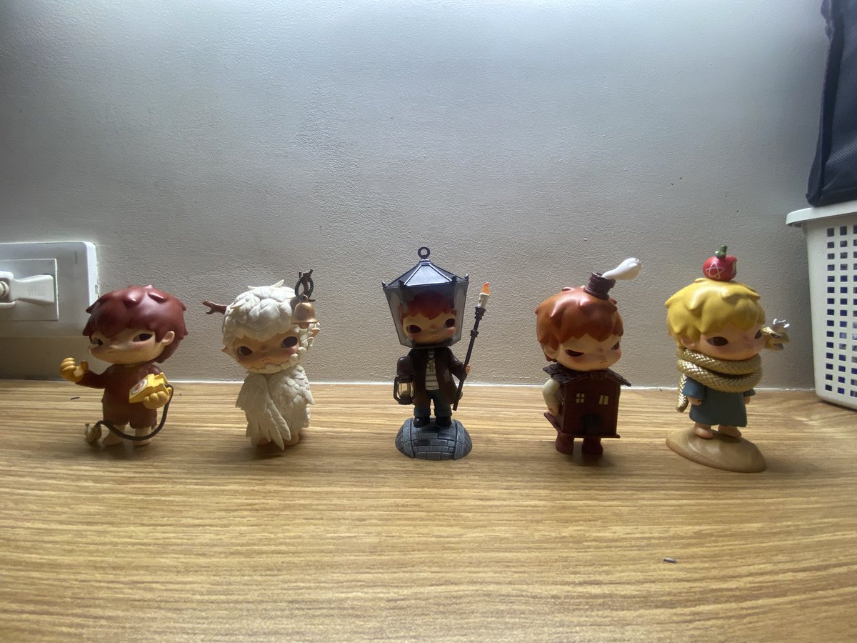0412cartz's tweet photo. wts hirono original 

rfs: decluttering

- all original !

- no to minimal scratches 

💵: 280₱ - 350₱ (negotiable !)

🚚: lalamove; shouldered by buyer

📍: manila, españa | cavite, dasmariñas (occasionally)

🏷️: wts wtb hirono original ph https://t.co/DDrpCIgrR2