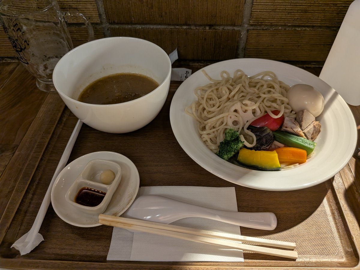dry_battery's tweet photo. ポップアップストアに来ています https://t.co/QwFid2GU3W