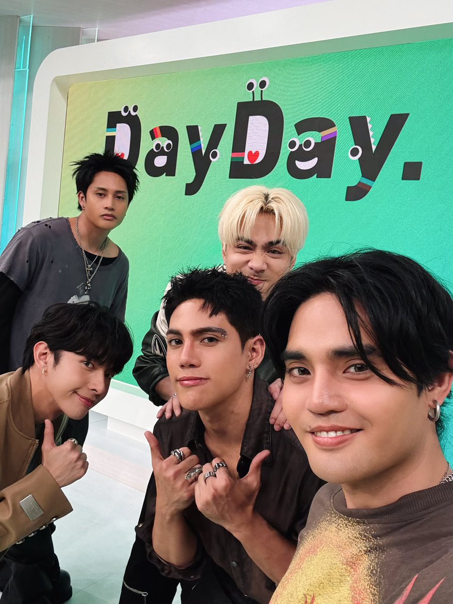 maisaniJah's tweet photo. [ SB19 Official IG Broadcast Channel UPDATE ]

Good morning, Japan! 🇯🇵
おはようございます、日本！🇯🇵

SB19 NTV DAYDAY PERFORMANCE 
@SB19Official #SB19
#SB19ロッグ2026
#SB19DayDay
@justintdedios #SB19_JUSTIN https://t.co/KmmTGzndwJ