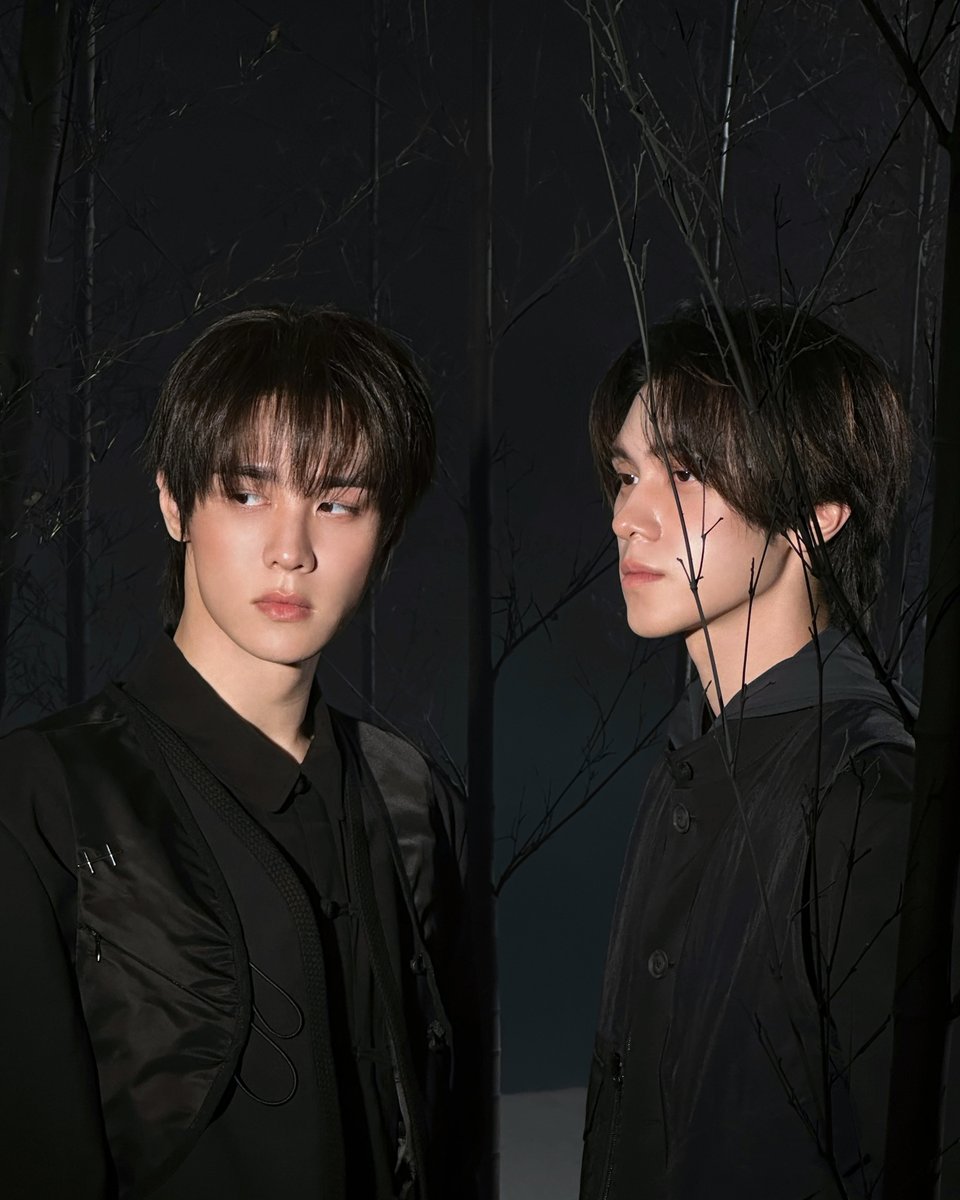 WayV_official's tweet photo. Just us.

EVERYTHING, ALL AT ONCE, NEO
https://t.co/K8oziWjjLn 

#WayV #威神V #鸢
#WayV_VisionWings
#NCT_10TH_ANNIVERSARY https://t.co/MR5YQnNDFK