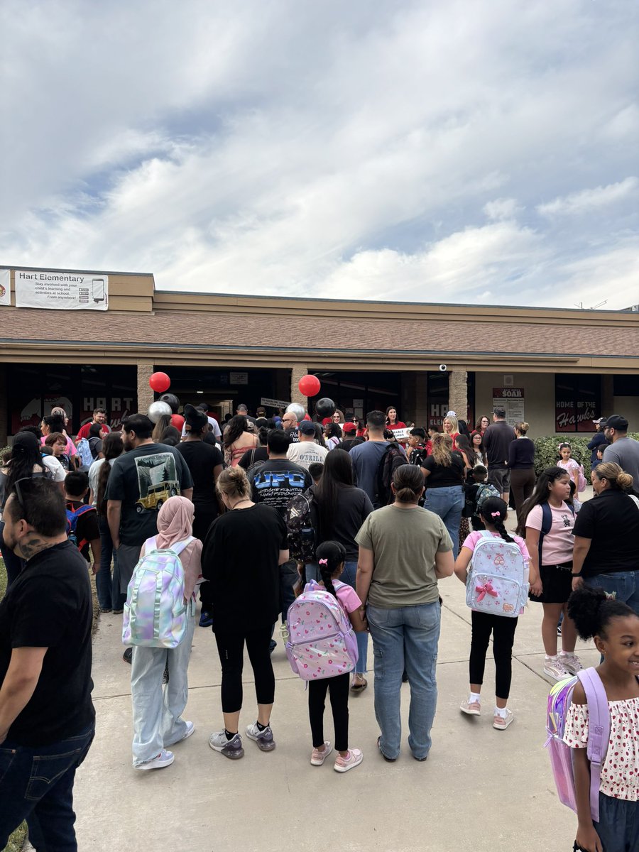 Hart_Hawks's tweet photo. We are still SOARing over our amazing first day of school! Gooooo Hawks! @pbvusd https://t.co/0PfiEkJDxh