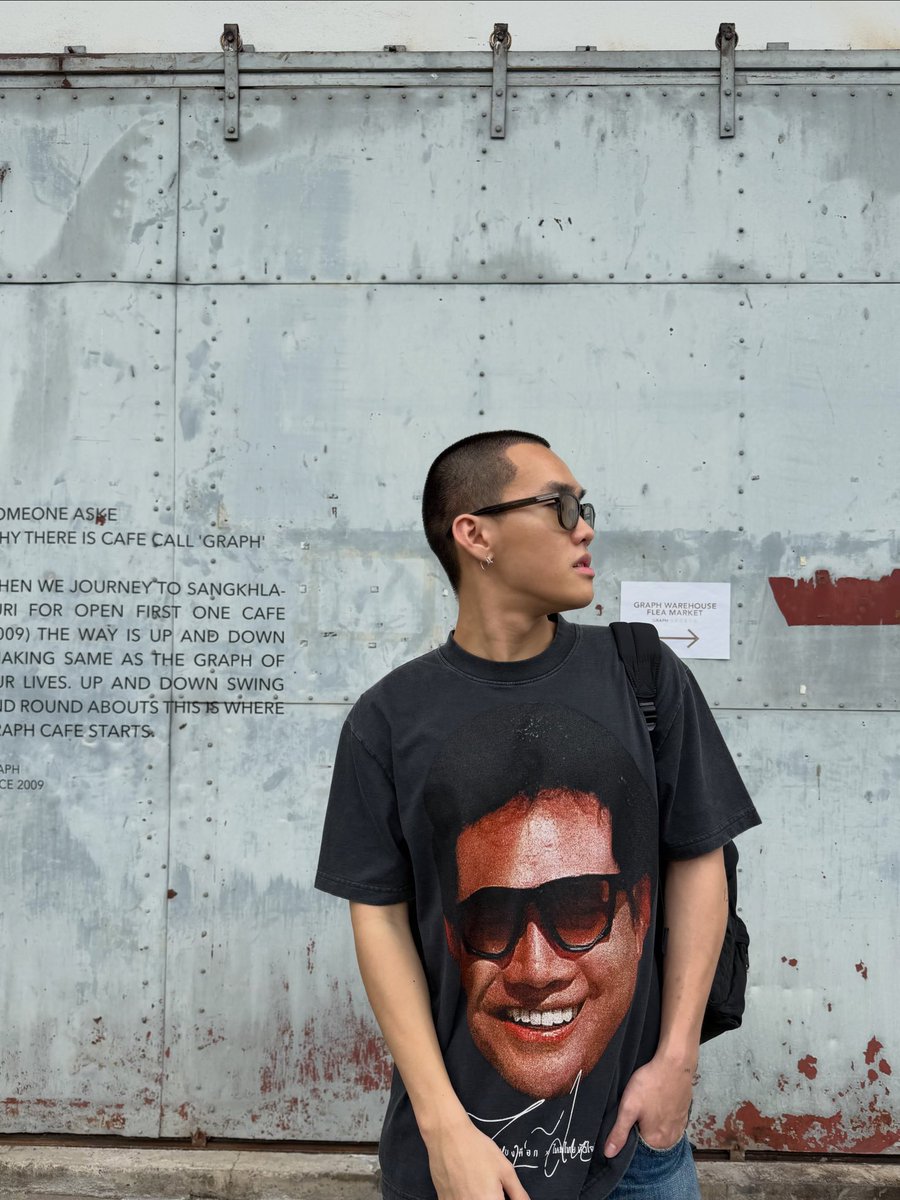 unfound_story's tweet photo. ขอจารึกไว้ว่าวันนี้น้องปันใส่เสื้อที่ผมซื้อให้ อ้ายไหมไทยโดนเส้นจัด 555555555 อย่างตึงอ่ะค้าบบบบ https://t.co/d3zMQusEUu