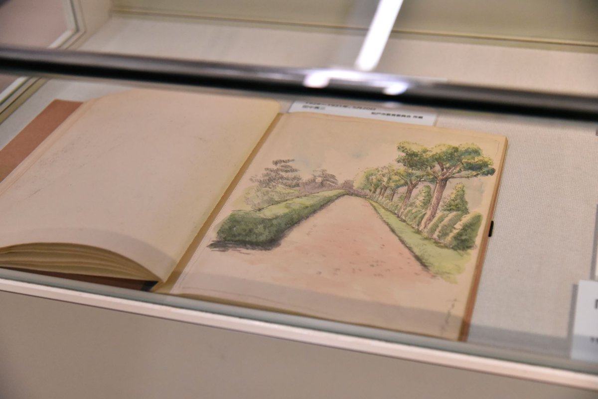 TojoMuseum's tweet photo. #戸定歴史館 で開催中の #美術館準備室 担当展示「#美術と歴史の眼で見るまつど」は8/23(日）で終了。8/5からの後期展示では #浅間神社 #フランス式庭園園路 の #水彩スケッチ画 も 。実際の場所と比べてみるのも良いと思います。
#Matsudo #Tojo #戸定邸 #夏休み #戸定が丘歴史公園 #つたえるつながる https://t.co/jzBiF7E7F6
