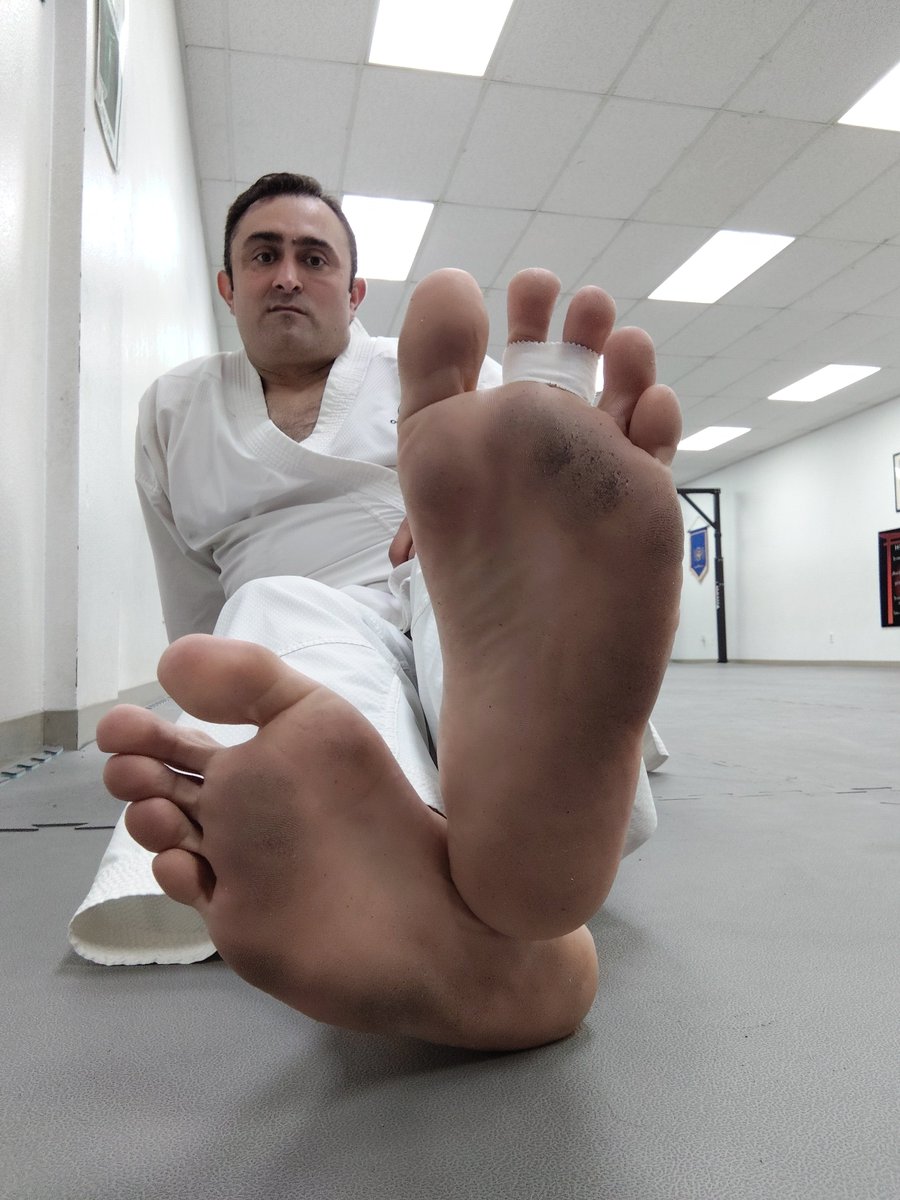 Frederickv77726's tweet photo. Done training. Any volunteers to lick them clean? 

#feet #gayfeet #malesolesfetish #footdom #guyfeet #malefeet #karatefeet #guyfoot #feetmen #menfeet #guytoes #malefootfetish https://t.co/vkuYix94Eh
