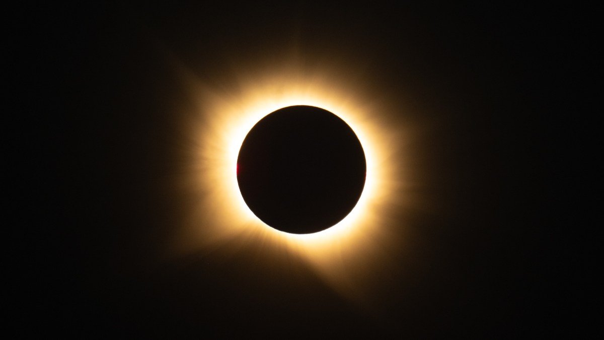 Nikunj007n's tweet photo. Yesterday didn’t feel real. 🌑☀️
#apocalypse 12th August 2026. https://t.co/2ihhsad2Oj
