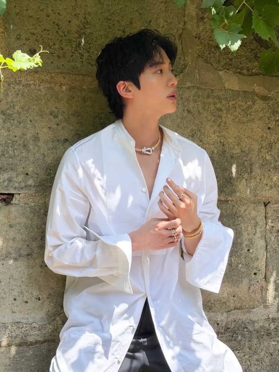 abandonabandon3's tweet photo. なんかこのジンくん見たことない表情してて心がざわついてる(好き) https://t.co/tgZsQ26eNY