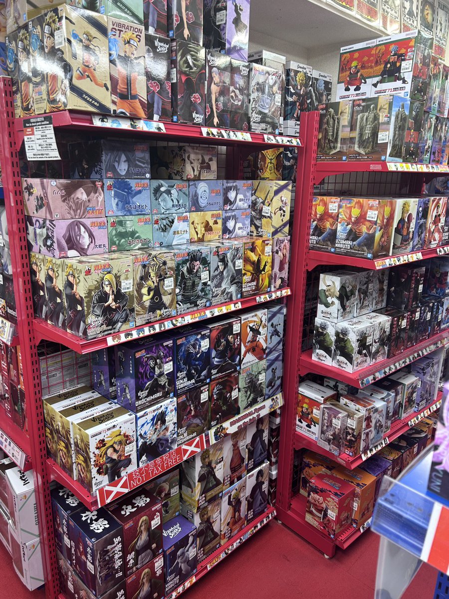 otachu_akiba's tweet photo. 忍の世界観が爆発！NARUTOフィギュアコーナー！

毎週店内売り場をご紹介！今週は『NARUTO-ナルト-』売り場をチラ見せ！

仙人モードのナルトや激闘を繰り広げるマダラ、大人気のうちは兄弟などカッコいい忍が勢揃い♪

ご来店前の参考にどうぞ！
記事はリプ欄へ👇
#秋葉原 #おたちゅう店内紹介 https://t.co/tRKmbiKjml