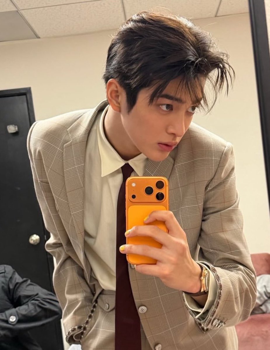 sorahnaa's tweet photo. 大先輩であるBTSのジョングクさんが、CORTISのゴンホについて話してくれました
伝説の歌手である尾崎豊さんの雰囲気に似ていると言って「かっこいい」と褒めてくださり、本当に光栄で嬉しいです…！素敵なお言葉をありがとうございます💜

#JUNGKOOK #BTS #정국 #KEONHO #CORTIS #ゴンホ https://t.co/vr0iR6PYZX