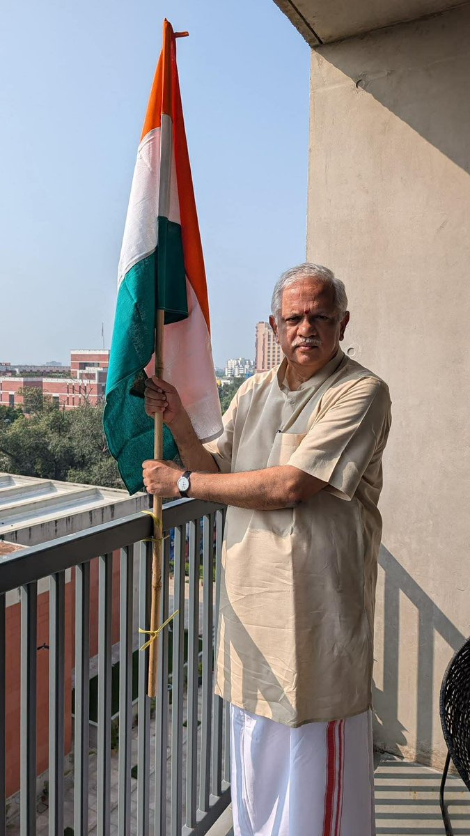 blsanthosh's tweet photo. Hoisted Tiranga in my residence following the #HarGharTiranga call given by PM Sri @narendramodi . 

VANDE MATARAM . https://t.co/87QtPQY3gb