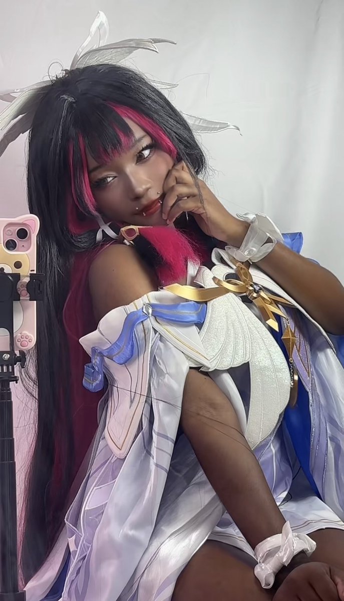 awfulaangel's tweet photo. squishybina >.< https://t.co/q8aIOgSERi