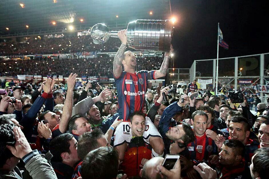 13S08L14's tweet photo. EN CANCHA CON MI PAPA Y MI ABUELO , NO ME LO CONTO NADIE NI LA VI EN BLANCO Y NEGRO.

SAN LORENZO ES MUY GRANDE Y ESTOY SEGURO QUE VOLVEREMOS A TENERLA DE NUEVO. https://t.co/6ypFpEiXm3