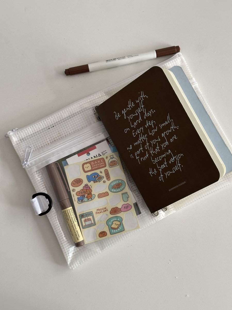 HandnoteStatiou's tweet photo. Diy my journal pouch 📔🤎 https://t.co/Triua7fDAP