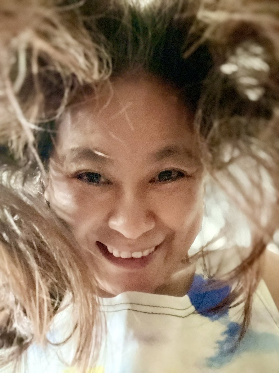 halin_lim's tweet photo. หวี หรือ ไม่หวี
หัวฟูมากๆ
มอนิ่งค่ะ
#smile 😊
#relax 🥰
#checkyourself 💋💋
#photo 🌺🌸🌼 https://t.co/2Redcb9Ihf