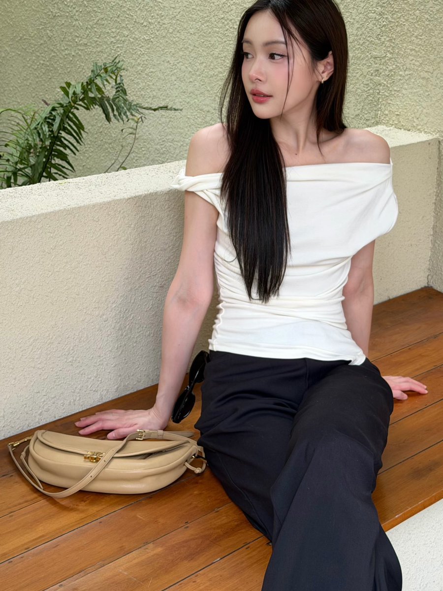 eisayaofficial tweet picture
