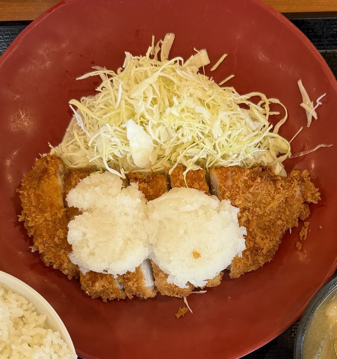 katame20's tweet photo. かつや@もりの里
おろしカツ定食_大盛

今週いっぱいのキャンペーンにつきこちらへ。
150円引きなので普段食べないメニューを😅
たっぷりの大根おろしとポン酢でさっぱり。
でもソースor醤油には敵わないか…。
でも、ご飯大盛無料で大満足😄
ただ腹パンにならなかった自分に不安を感じる😓 https://t.co/9FTjMukQZS