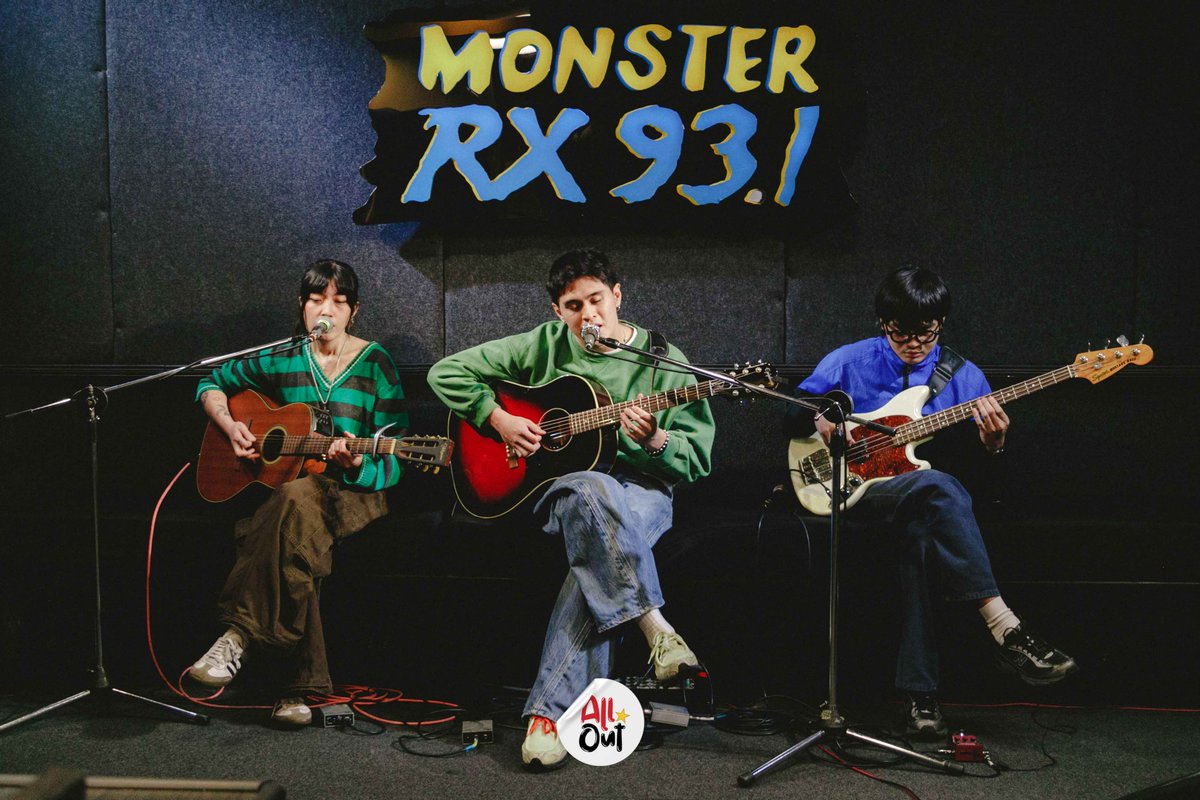 RX931's tweet photo. We still could both be dreaming but nothing’s more real than Nameless Kids bringing their latest senti-track, ‘temporary’ on the #AllOut seat 🎸 Every lyric sending us to feels! ❤️‍🩹

Watch their full interview + performances on the #RX931 livestream channels 📺 #IAmAMonster https://t.co/AJc6cczGdx
