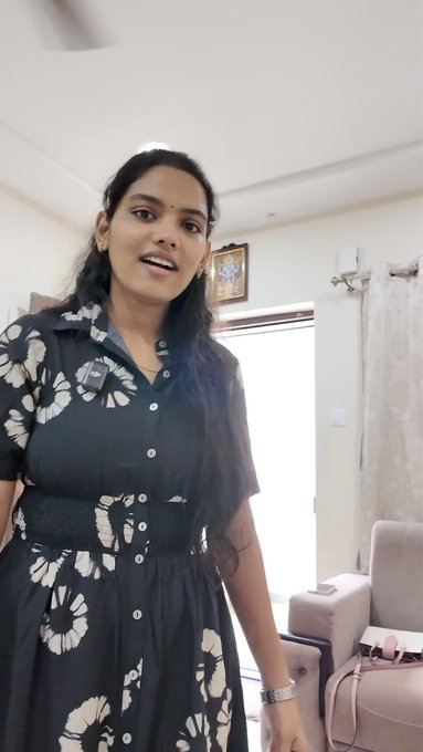 RishiOfficial_1's tweet photo. Her cooking reels are very popular in insta &amp; YouTube 💯🤤 best chef 👩‍🍳 https://t.co/rqPU4D6RGN