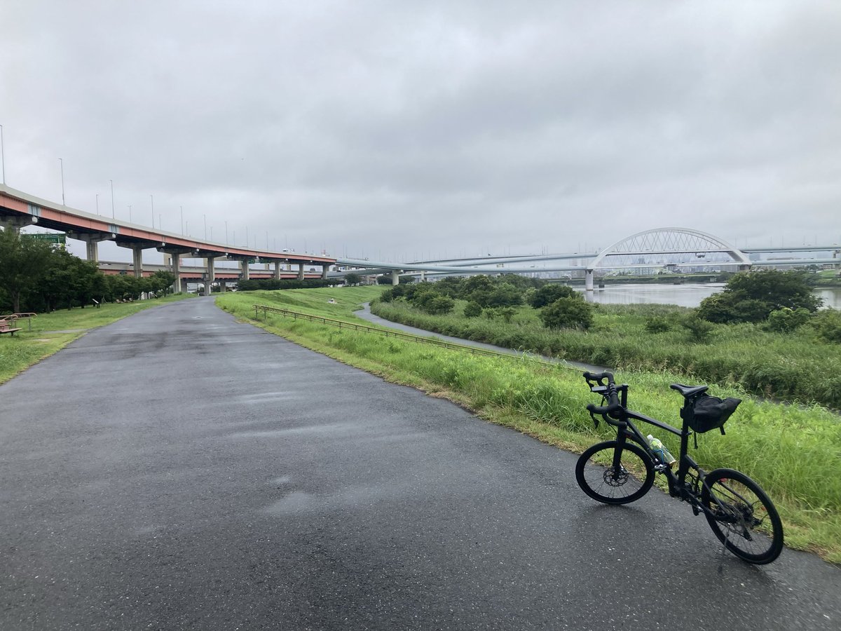 bvauzuu's tweet photo. 台風影響の雨の合間を縫って荒川サイクリングロード https://t.co/7vvnWpyAs0