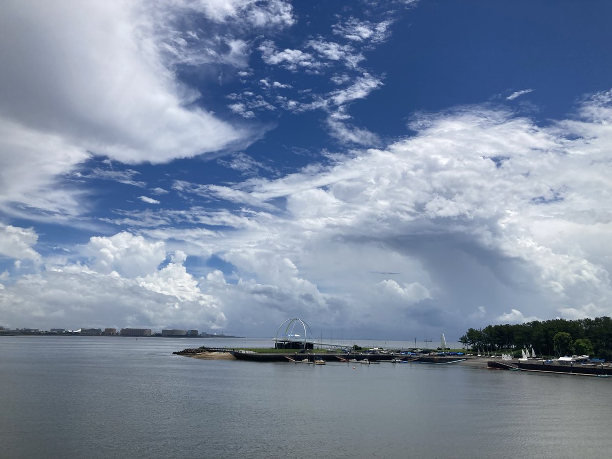 bvauzuu's tweet photo. 台風影響の雨の合間を縫って荒川サイクリングロード https://t.co/7vvnWpyAs0
