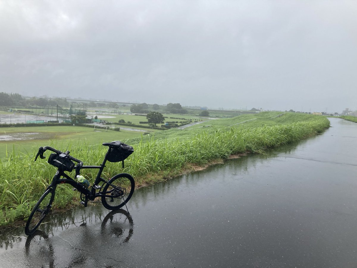 bvauzuu's tweet photo. 台風影響の雨の合間を縫って荒川サイクリングロード https://t.co/7vvnWpyAs0