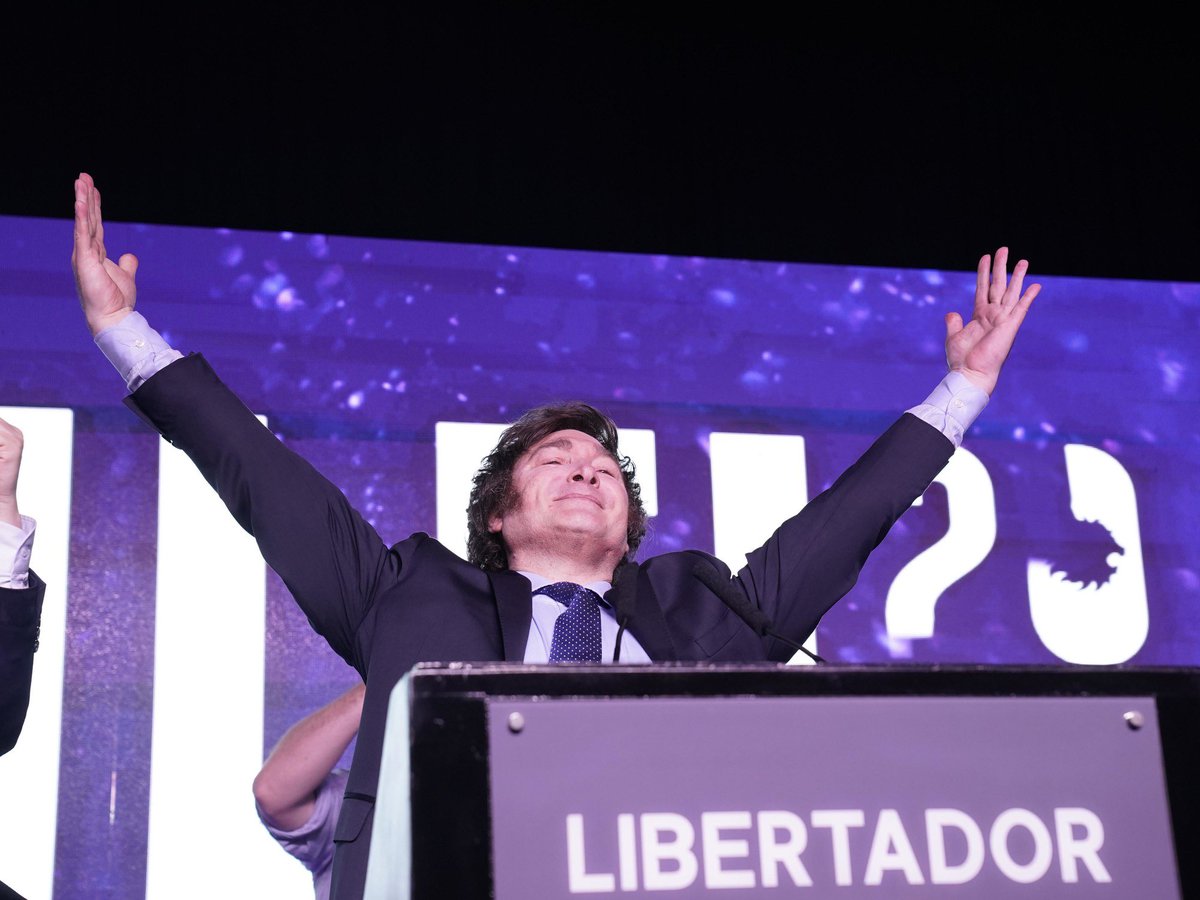newrom4nt1cs's tweet photo. hace tres años este país hizo historia https://t.co/OcnOB5JJbp