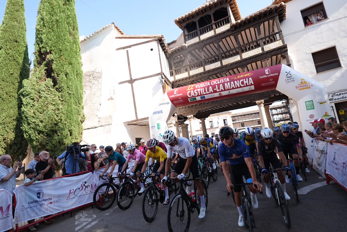 RECAMDER's tweet photo. 🚴La II Vuelta Ciclista Castilla-La Mancha #LEADER finaliza hoy, pero por delante tenemos una última etapa para seguir disfrutando, por todo lo alto, del deporte y del medio rural. (+) https://t.co/kJom5UtaIP