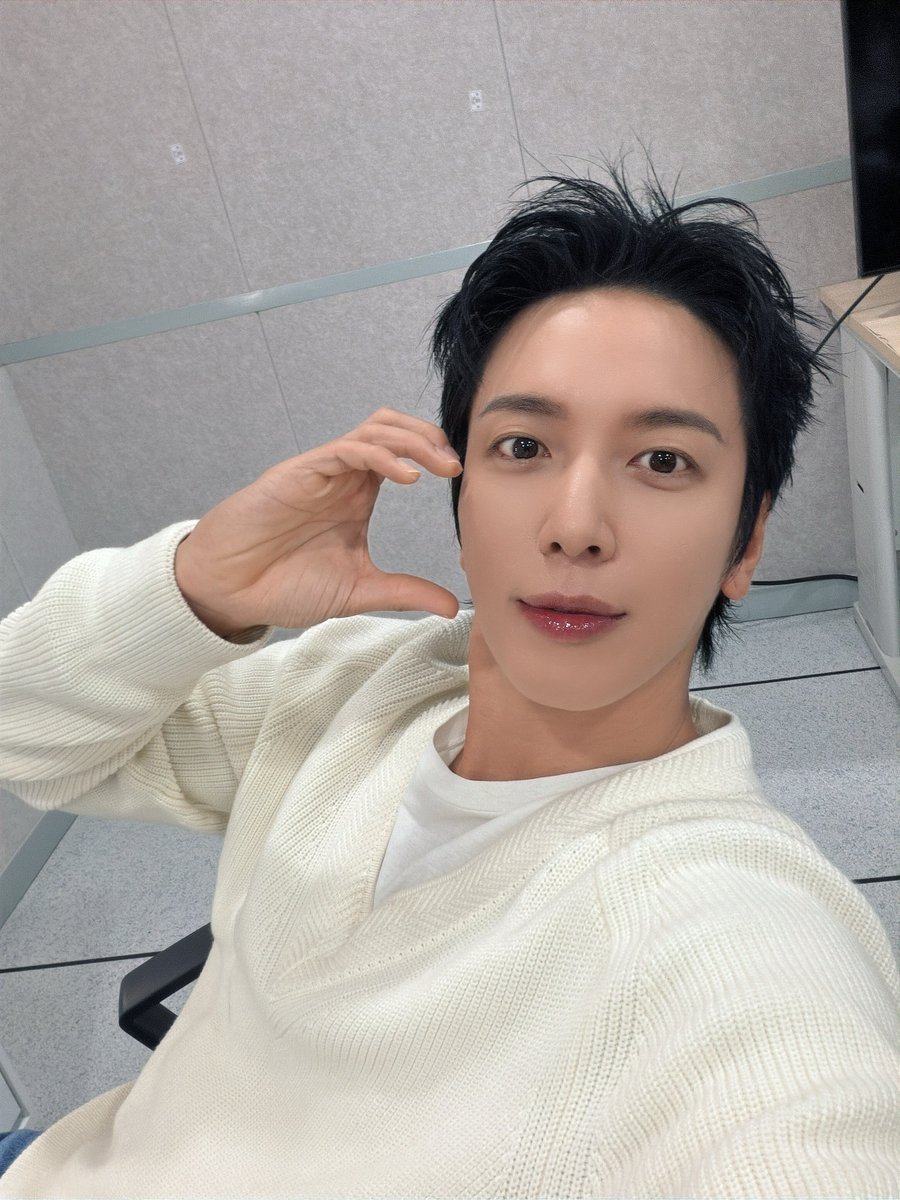 official_CNBLUE's tweet photo. [📸] MMTG 문명특급

✔️ https://t.co/EdqSWKbD5J

#CNBLUE #씨엔블루 #정용화 #JUNGYONGHWA https://t.co/pQtiSvzXrD