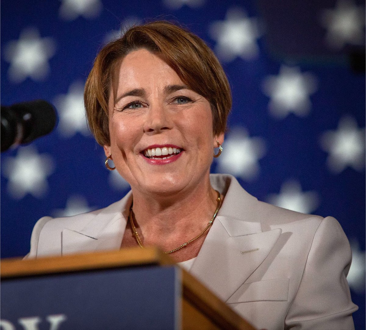 lechochretien's tweet photo. 🔴🇺🇸 𝗔𝗟𝗘𝗥𝗧𝗘 𝗜𝗡𝗙𝗢 — Des catholiques du monde entier L’EXCOMMUNICATION de la gouverneure du Massachusetts, Maura Healey, qui se déclare catholique, après avoir signé une loi autorisant l’avortement jusqu’à la naissance.

(Source : LifeSiteNews) https://t.co/NQXVZKFrmk