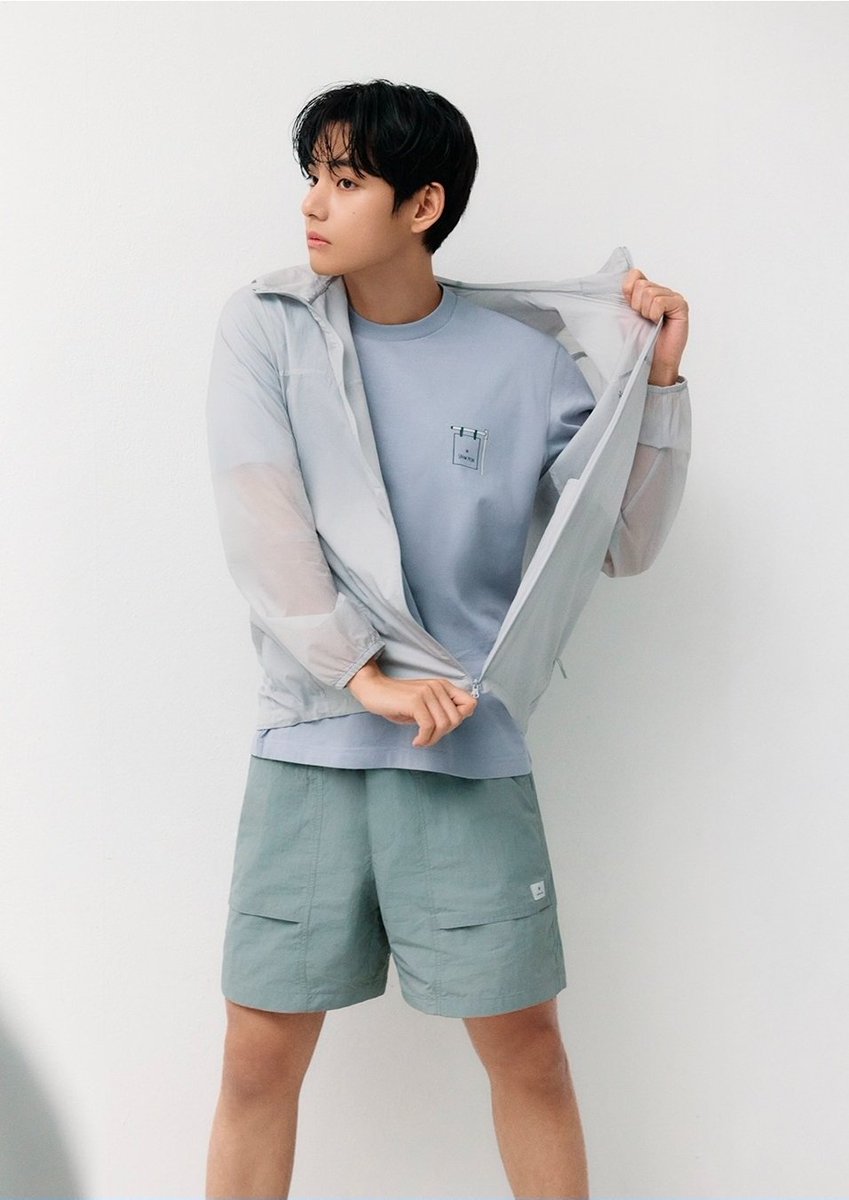 v_hotrends's tweet photo. Snowpeak IG updates with Kim Taehyung 

🔗https://t.co/n7q0Hk1UqJ
SNOW PEAK AMBASSADOR V
V FACE OF SNOW PEAK APPAREL
#TaehyungxSnowPeak
#VxSnowPeakApparel https://t.co/EEDBLUsLwR