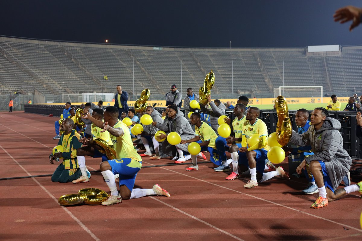 Masandawana's tweet photo. We were honoured to have Jayden Adamsโ family with us at Lucas Moripe as we paid tribute to one of our own ๐
#Sundowns #RIPJayden https://t.co/yGk8xWK7Ju