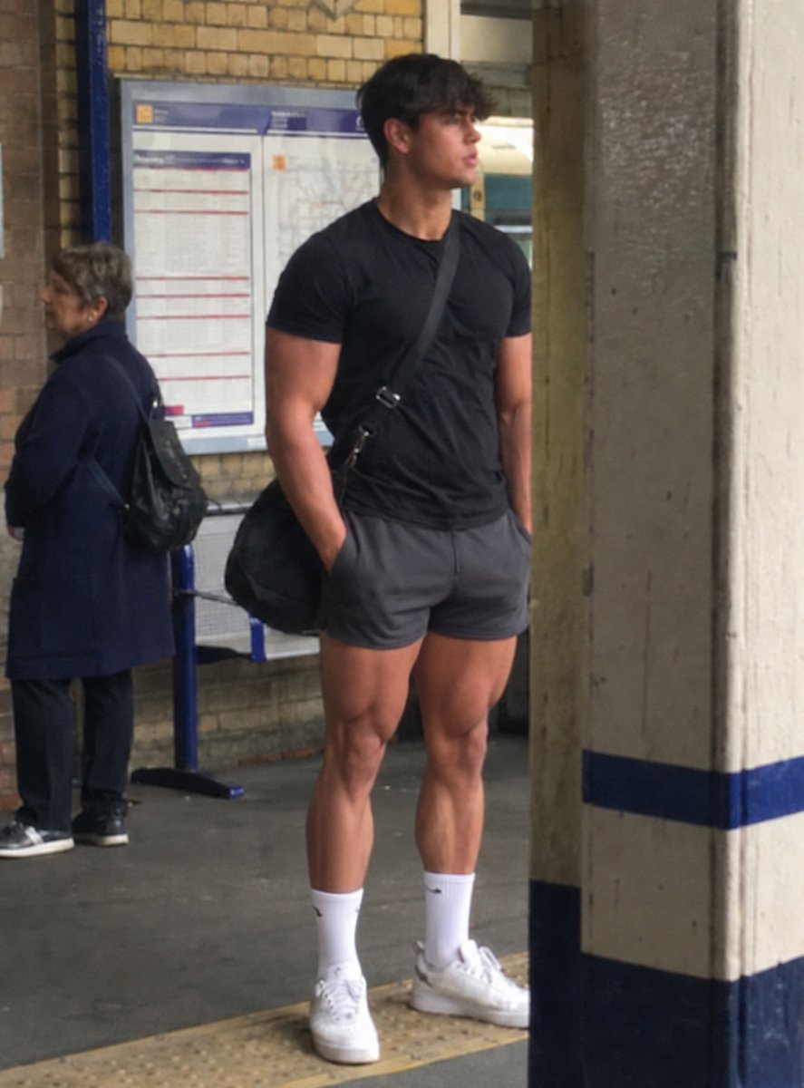 Zen_active's tweet photo. His level of casual charisma is unmatched 😍 https://t.co/MtpxMloDBY