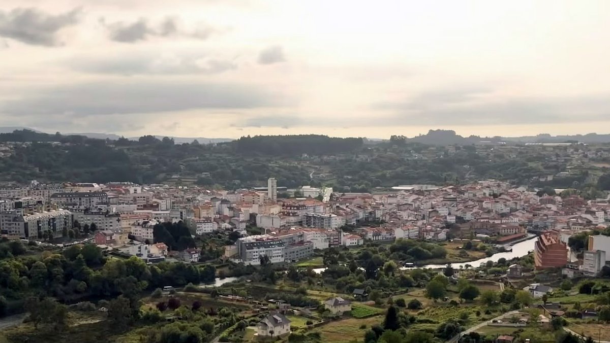 Cecivazsuarez's tweet photo. Unha vez pasado o instante histórico da eclipse solar, toca volver centrarse na actualidade local. Desde o @ppdebetanzos vimos de solicitar a convocatoria dunha comisión informativa para abordar a regulación das Vivendas de Uso Turístico (VUT). https://t.co/uq3FBSZwXZ