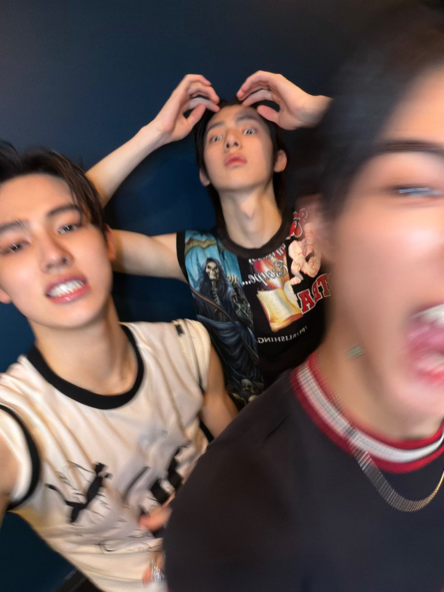 eomseaniee's tweet photo. OUR HIGHKEY KOREANS TRIO https://t.co/eMxpSwGALA