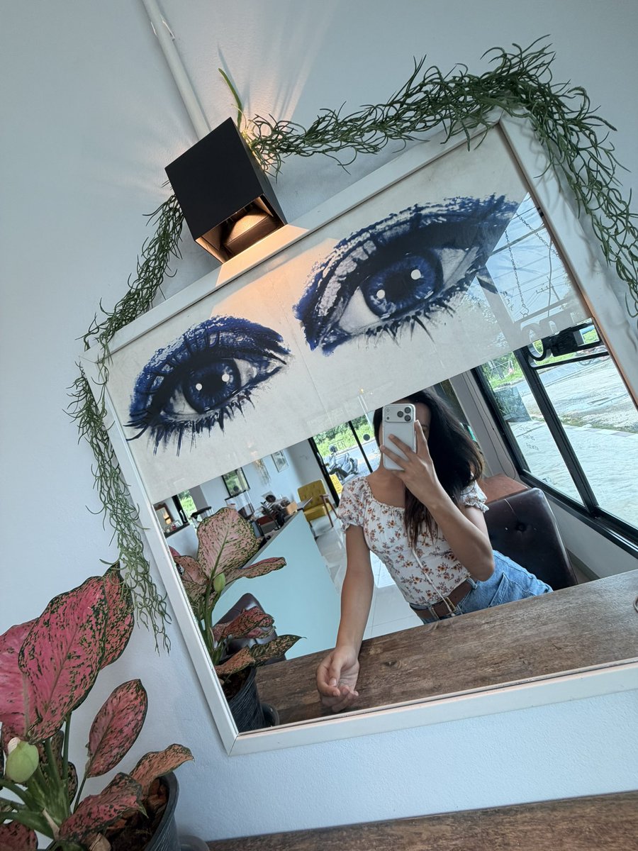 Rujivs41's tweet photo. กาแฟที่ถูกต้อง ต้องร้านประจำเท่านั้นค่ะ #สาวสอง #ladyboy #ภูเก็ต #phuket https://t.co/7DjrqNf8rx