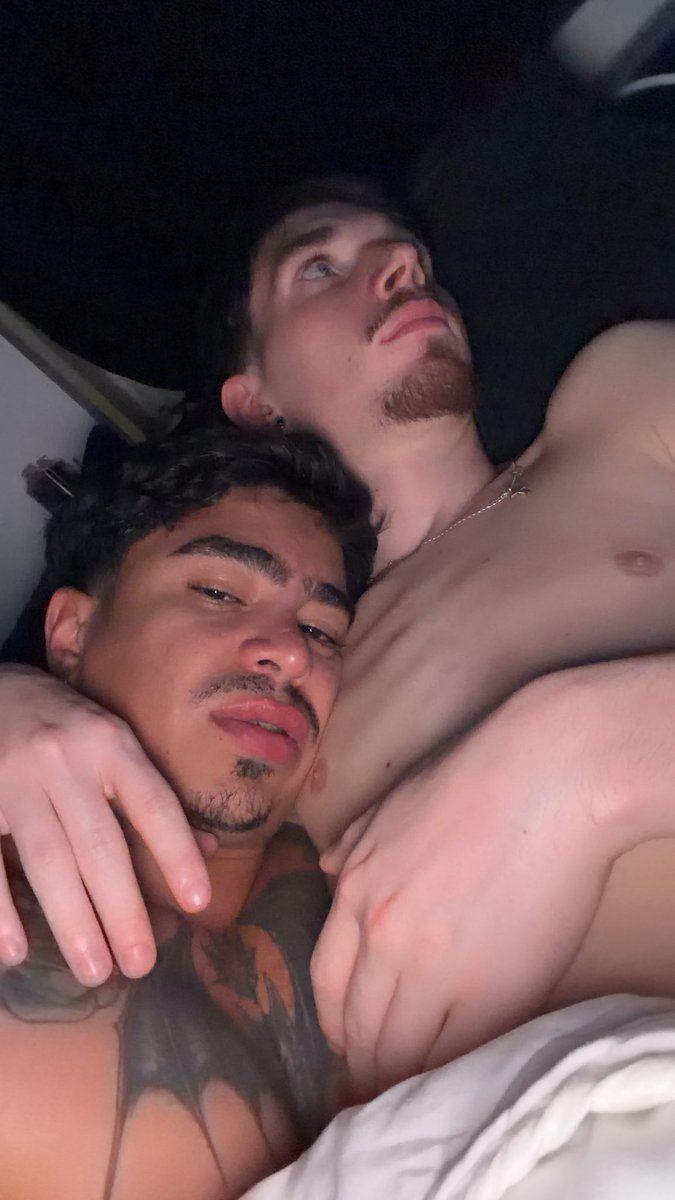 Gomez013Cain's tweet photo. Para todos los que me preguntan por qué mi ausencia del porno, pues les debo confesar, que me enamoré como nunca antes y no puedo ocultarlo más, me casé 💍🫣🥹😮‍💨🫶🏽 Por ahora mis prioridades son otras, y continuaré subiendo contenido antiguo por que tengo mucho que aún no han visto, y aún no se cuando pero espero pronto volver al porno, los extraño 🔥 Besos y abrazos