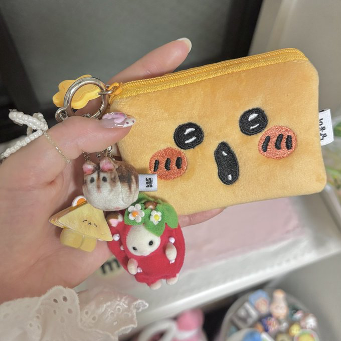 softthumbnailjp's tweet photo. 小さなハムスターに夢中になる人続出中....💬🐹 https://t.co/YhE5zT0dSY
