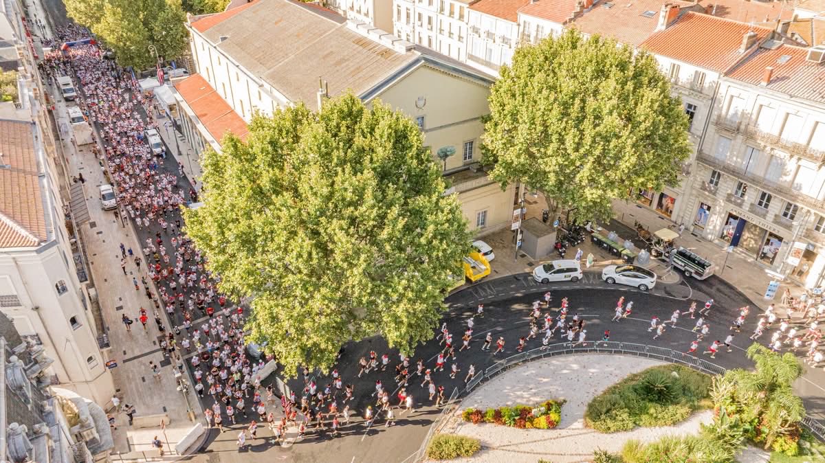 VilleDeBeziers's tweet photo. 10 KM DE LA FERIA 
Et vue du ciel… franchement, ça envoie ! 🤩

#feria #beziers #course https://t.co/KBnE8cyXOJ
