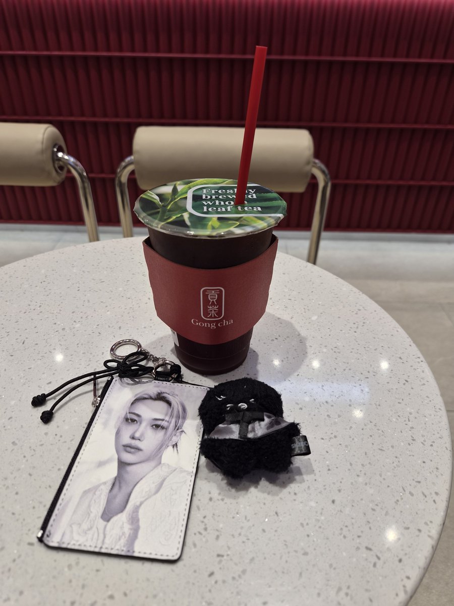 kittyhappy1414's tweet photo. #FELIXxGONGCHA 💙 https://t.co/rNaLJzYzu6