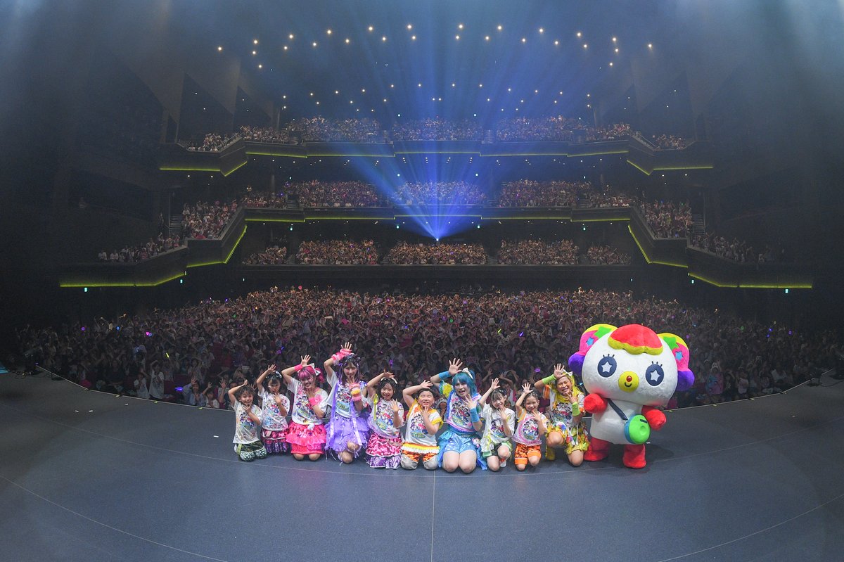 encountofficial's tweet photo. 【#ENCOUNT REPORT】

テレ朝キッズ番組が初イベント開催🍭🍬🍫

チケットは即完…竹下☆ぱらだいす、しなこ、MADAMADAが7500人を沸かす

👇⭐️イベントの様子は⭐️👇
https://t.co/wkDN30kYyW

#MADAMADA #竹ぱら #トビダスクール #トビスク ＠tobisuku_ex https://t.co/x8yyz60nLj