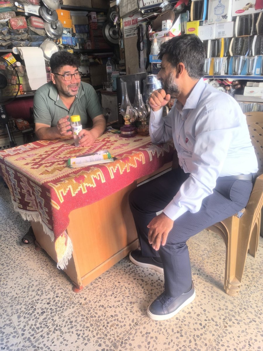 temurmuratt's tweet photo. Feke ilçemizde bulunan esnaflarımızı ziyaret ettik. İlçemizin yerel sıkıntılarını dinledik. İlçemizin sahipsiz bırakıldığını,
gençliğin gelecek kaygısı yaşadıklarını,uyuşturucu bataklığına düştüklerini söylediler. #Rabb'im kendilerinden râzı olsun.
#HÜDAPAR https://t.co/dEOO0o4FZg
