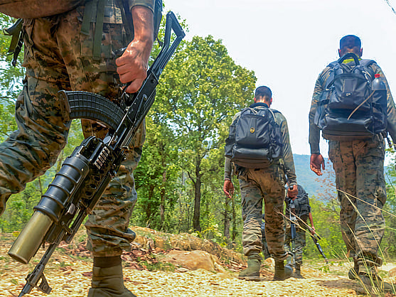 MoliDeka's tweet photo. Fresh clash reported along the Assam–Arunachal Pradesh border in Dhemaji as an indefinite economic blockade enters Day 2. Arunachal Pradesh Police reportedly fired three rounds in the air to disperse a mob. #Assam #ArunachalPradesh #Dhemaji #AssamArunachalBorder #BreakingNews https://t.co/YDDHos6Z6v