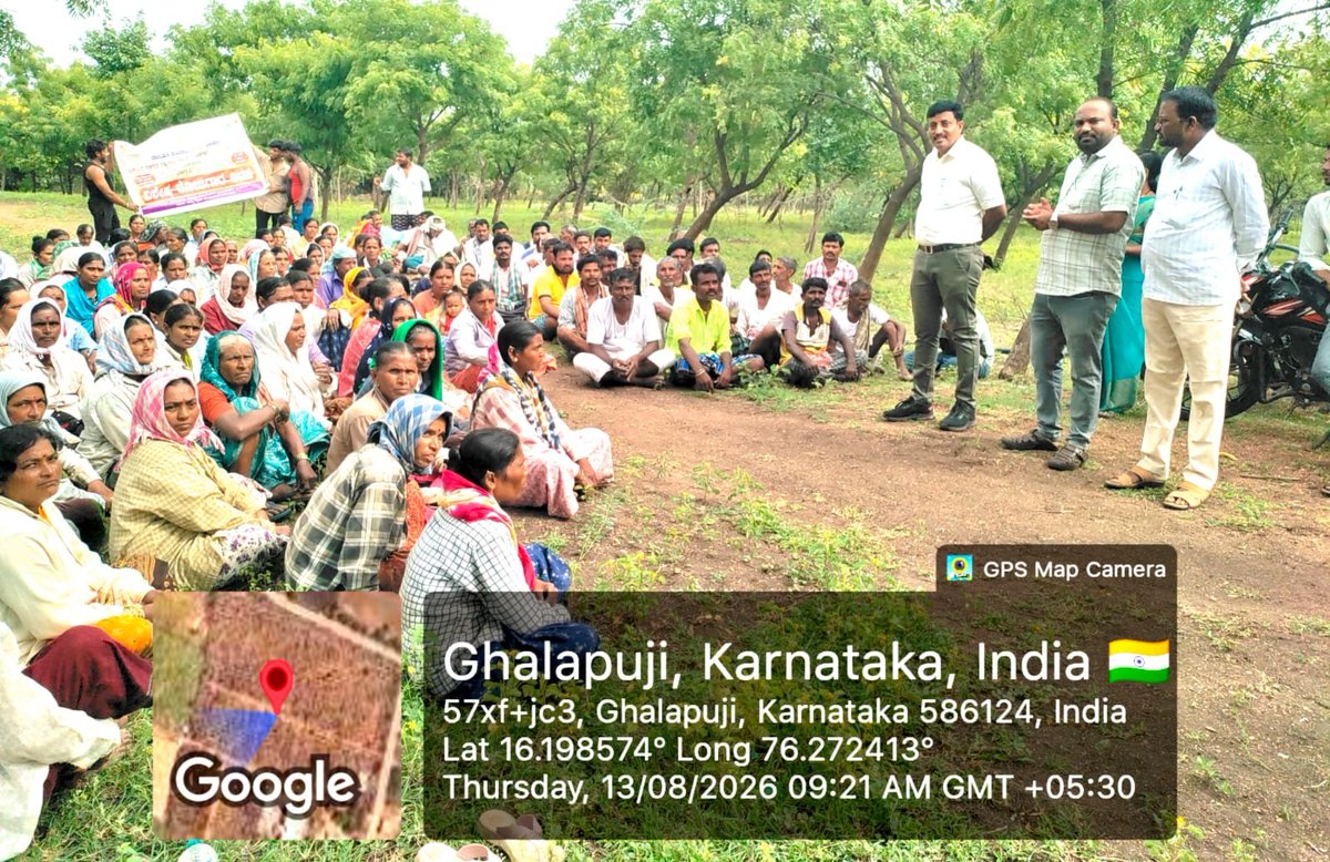 VBGRAMG2025VJP's tweet photo. ಮುದ್ದೇಬಿಹಾಳ ತಾಲ್ಲೂಕಿನ ಬಿಜ್ಜೂರ ಗ್ರಾ.ಪಂ. ವ್ಯಾಪ್ತಿಯಲ್ಲಿ VBG-RAM-G ಯೋಜನೆಯಡಿ ಮುರಾರ್ಜಿ ಶಾಲೆ ಮುಂಭಾಗದ ಅರಣ್ಯ ಪ್ರದೇಶದಲ್ಲಿ ಕಂದಕ ನಿರ್ಮಾಣ ಕಾಮಗಾರಿಯನ್ನು ಇಒ ಶ್ರೀ ಸಂಗನಗೌಡ ಬಿರಾದಾರ ಪರಿಶೀಲಿಸಿದರು. 86 ಕೂಲಿಕಾರರು (74 ಮಹಿಳೆಯರು, 12 ಪುರುಷರು) ಕಾರ್ಯನಿರ್ವಹಿಸುತ್ತಿದ್ದಾರೆ.
#VBG_RAM_G https://t.co/FzxelZjD2J