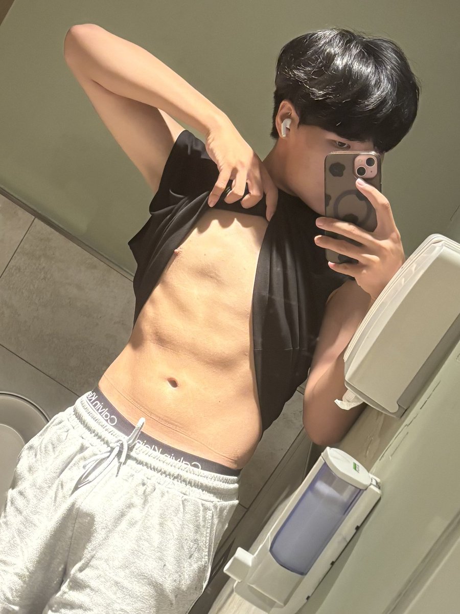 YuOuO1007's tweet photo. 好久不見呀😛🫪🐶 https://t.co/6bZoST0a19